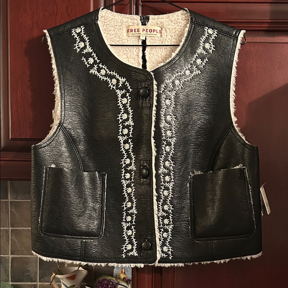 FREE PEOPLE Travelers Faux Leather Vest size small - Picture 9 of 13